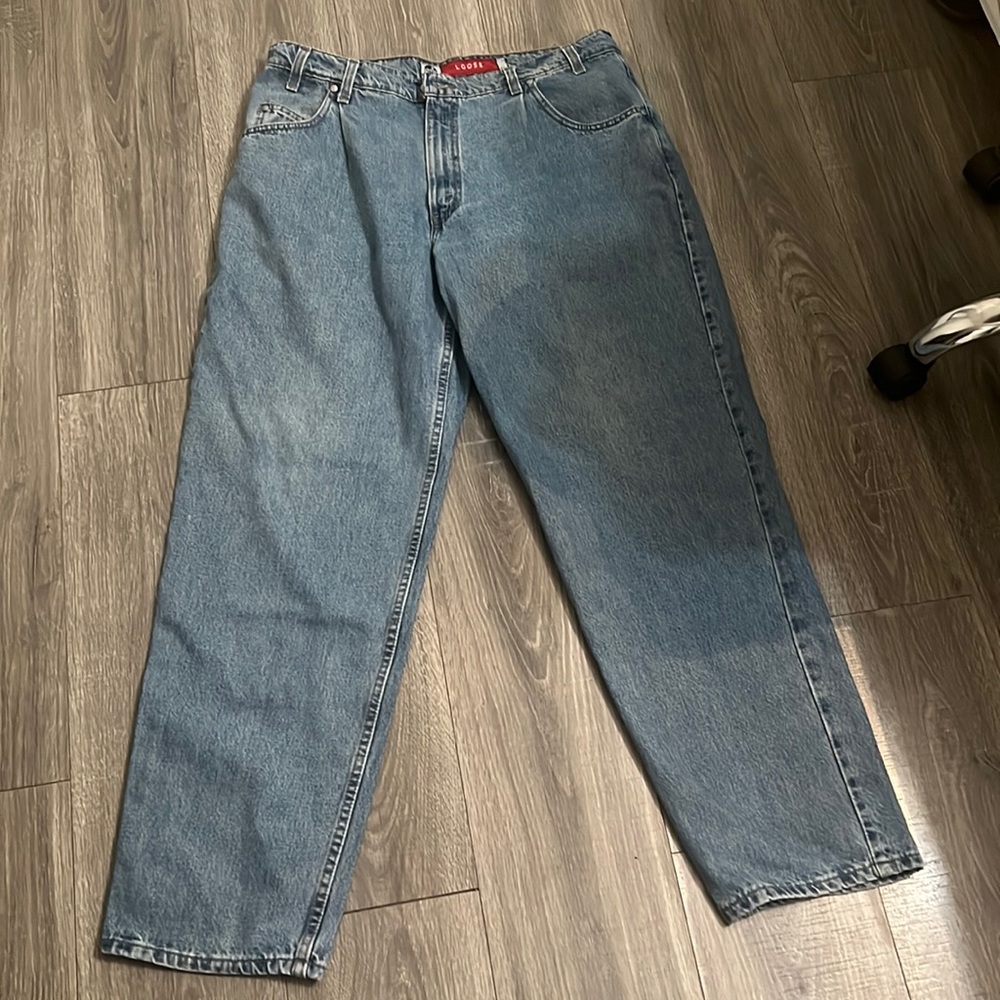 Size 38x32 perfect wash very nice jeans they’re just too big for me